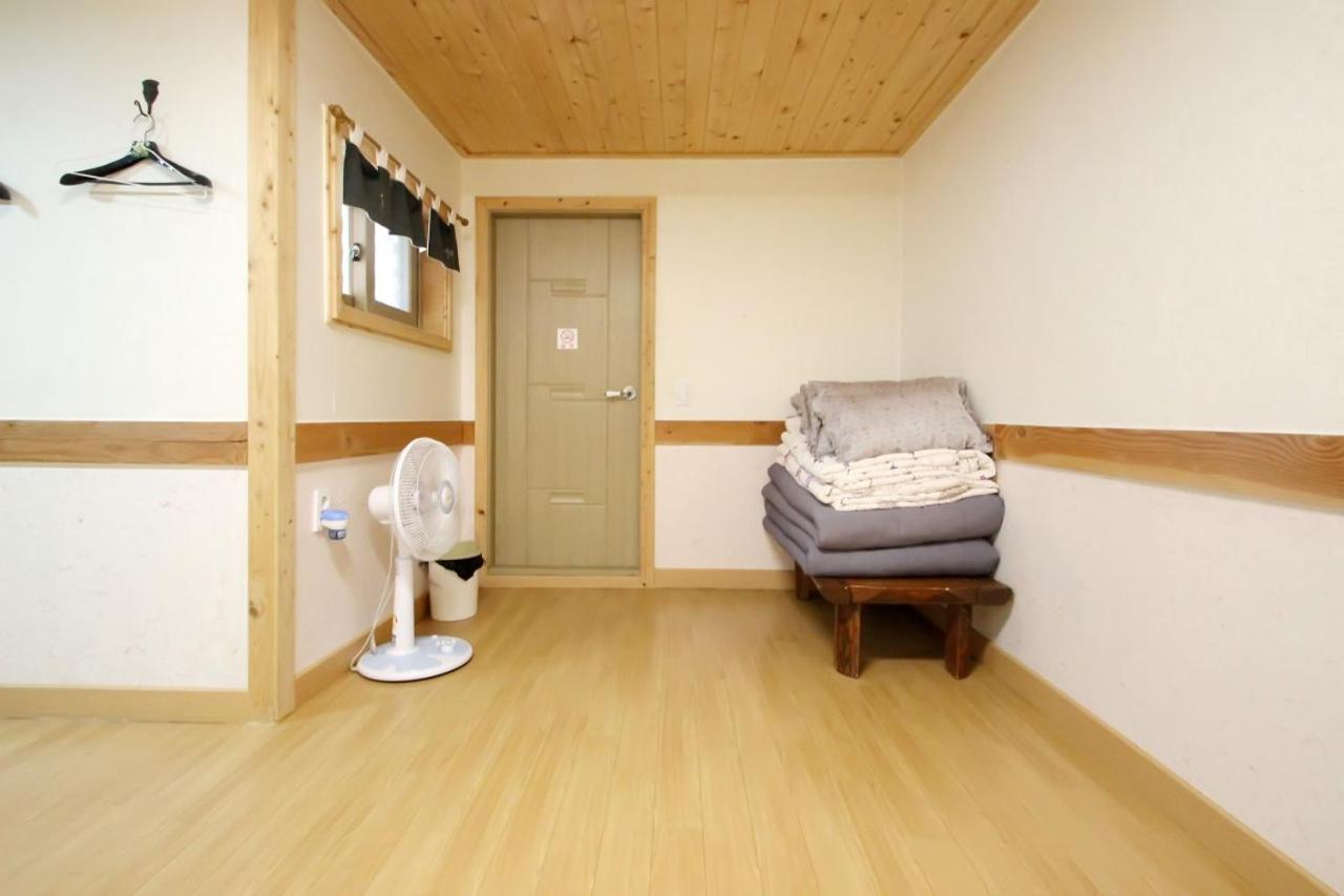 ג'אונג'ו Moran Guesthouse מראה חיצוני תמונה