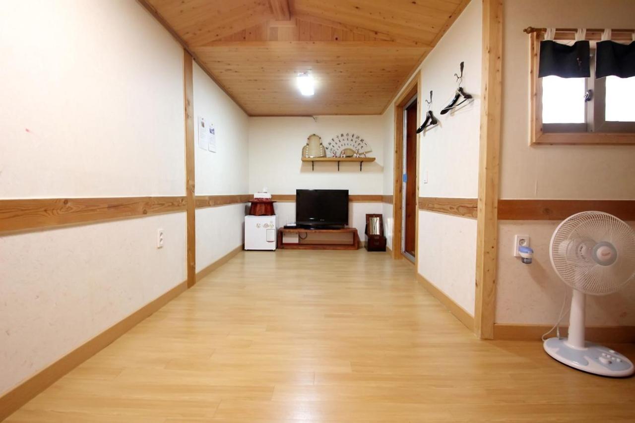 ג'אונג'ו Moran Guesthouse מראה חיצוני תמונה