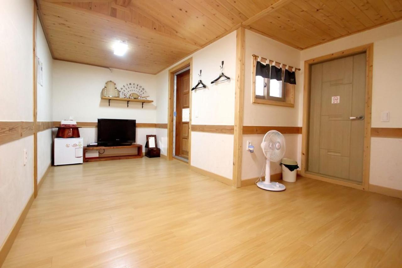 ג'אונג'ו Moran Guesthouse מראה חיצוני תמונה